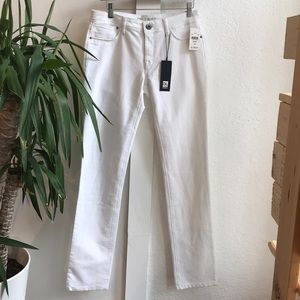 White skinny jeans